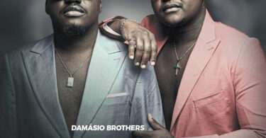 Damásio Brothers - Me Abraça